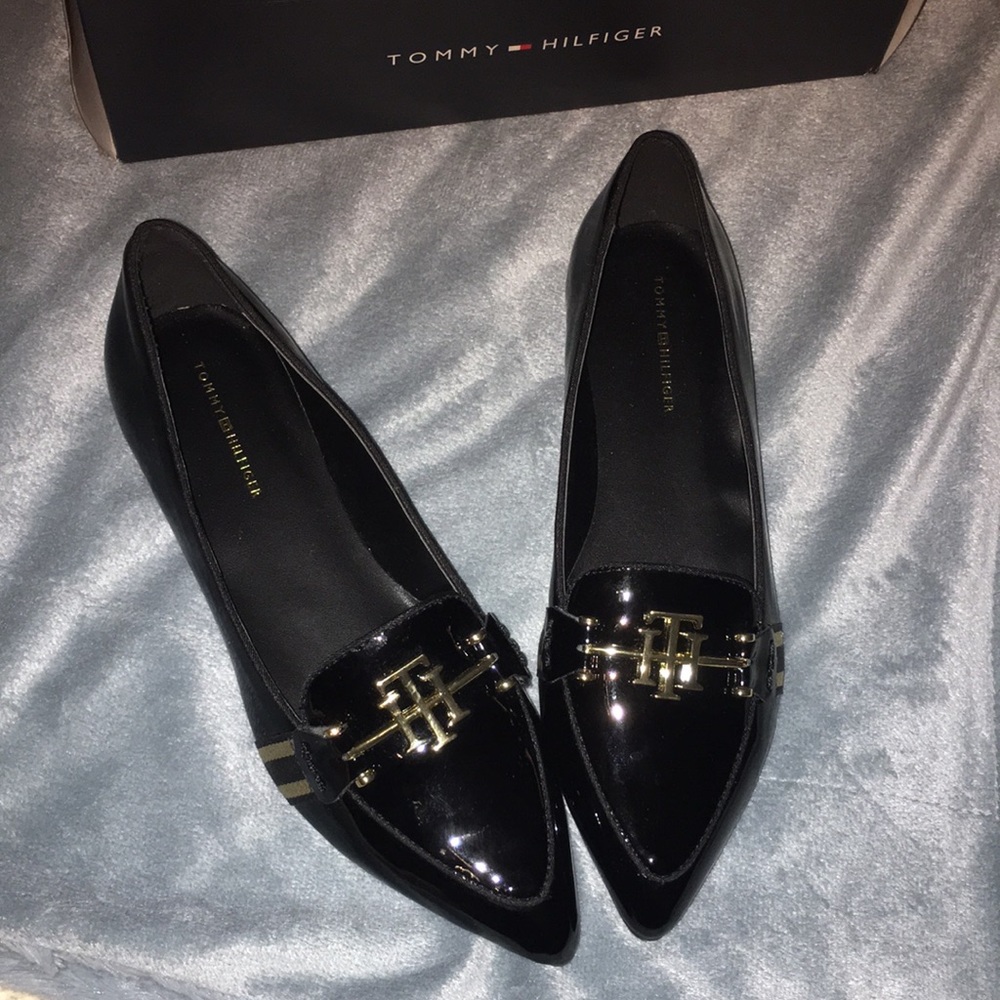 FINAL SALE✨NWT & Box! Black Tommy Hilfiger Loafers
